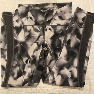 Lululemon Train time 7/8